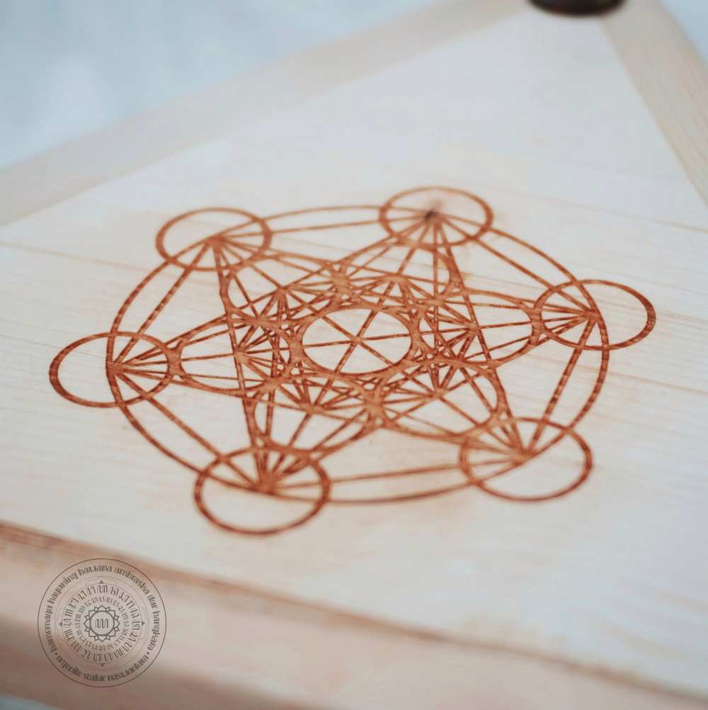 /storage/photos/1/!! Produk Orgonite Djawa/!! Orgon X AFAIK/TRIANGULAR ALTAR TABLE WITH SACRED GEOMETRY/4.jpg